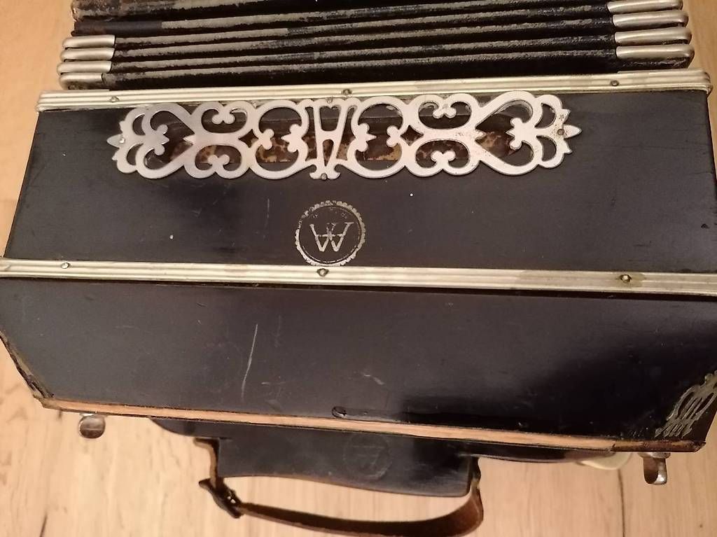Strumenti musicali: Bandoneon Arnold AA, Peguri System – Usato da Volketswil venduto da Poornapoleon 1