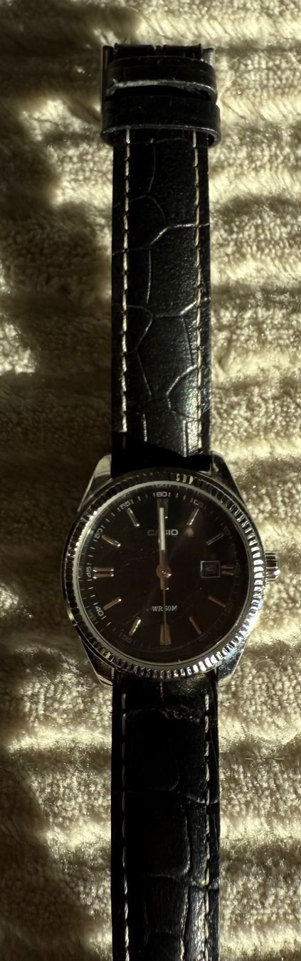 Casio Orologi: Armbanduhr Casio mit schwarzem Lederarmband – Usato da Wohlen AG venduto da thr_t5x8 1