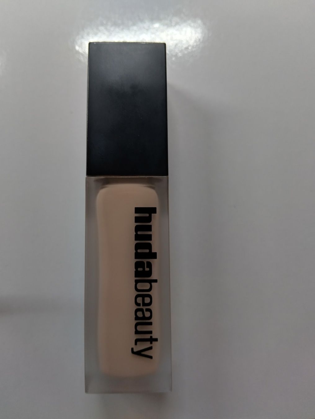 Huda Beauty Make-up: Huda Beauty Concealer Luminous Matte Liquid – Nuovo (secondo la descrizione) da Full-Reuenthal venduto da Ilor0309