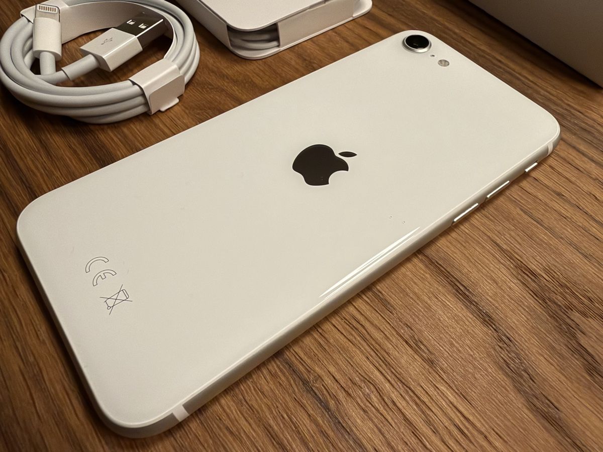 Apple Telefoni cellulari / Smartphones: iPhone SE 2. Gen. mit 64 GB Speicher – Usato da Inwil venduto da blue_ninja 2