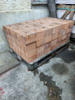 Backsteine auf Palette neu, 84 Stück