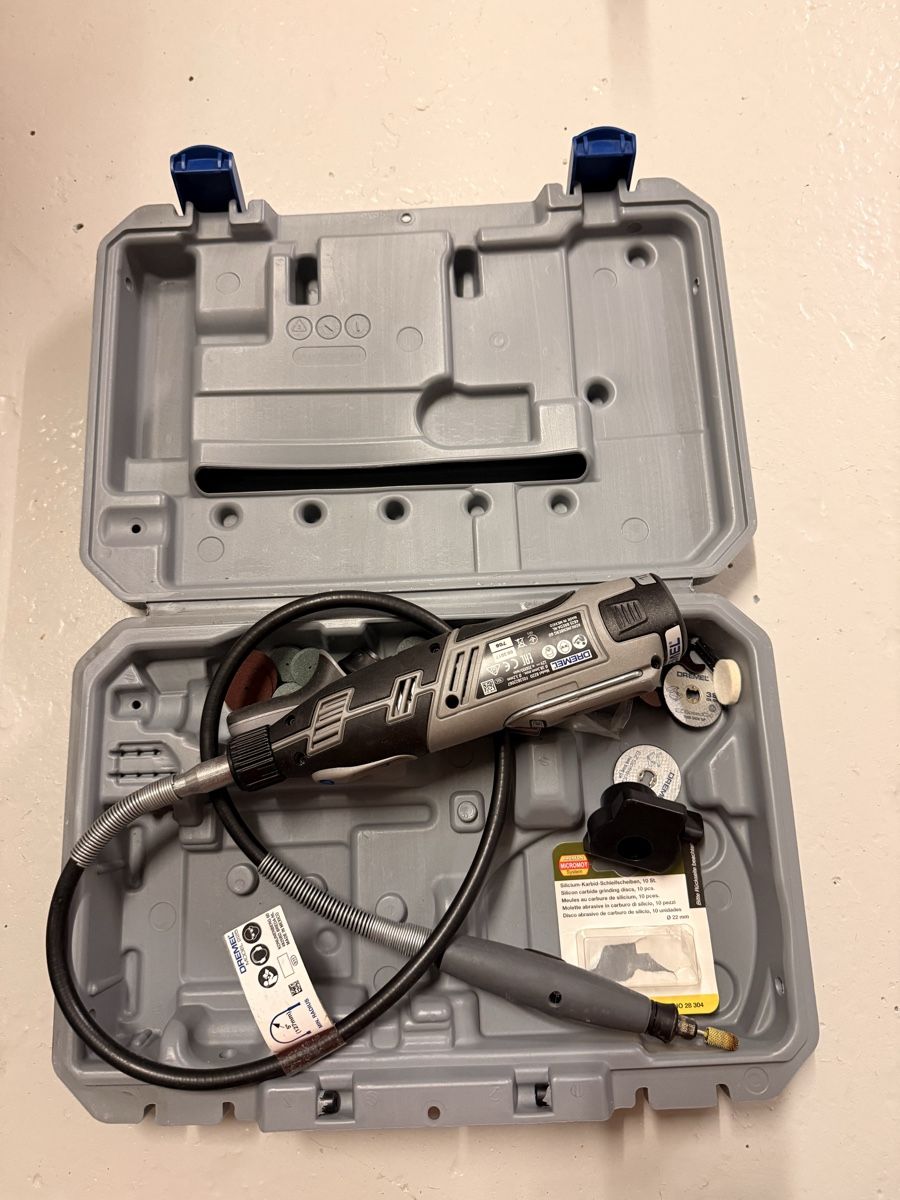 Tutte le macchine: Dremel 8220 Akku-Multitool mit Koffer – Usato da Ebertswil venduto da Charlie-Harper 2