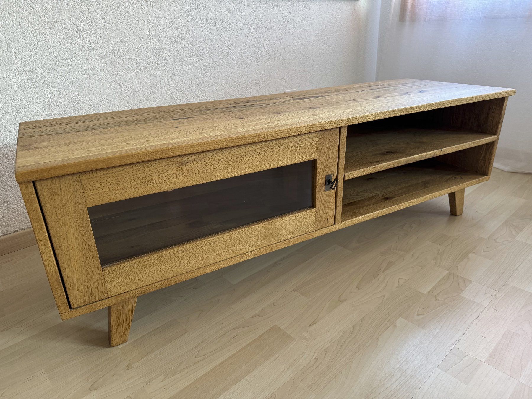 Meubles TV: TV Möbel, Massivholz Eiche – D'occasion à Chur par mar_n7s6