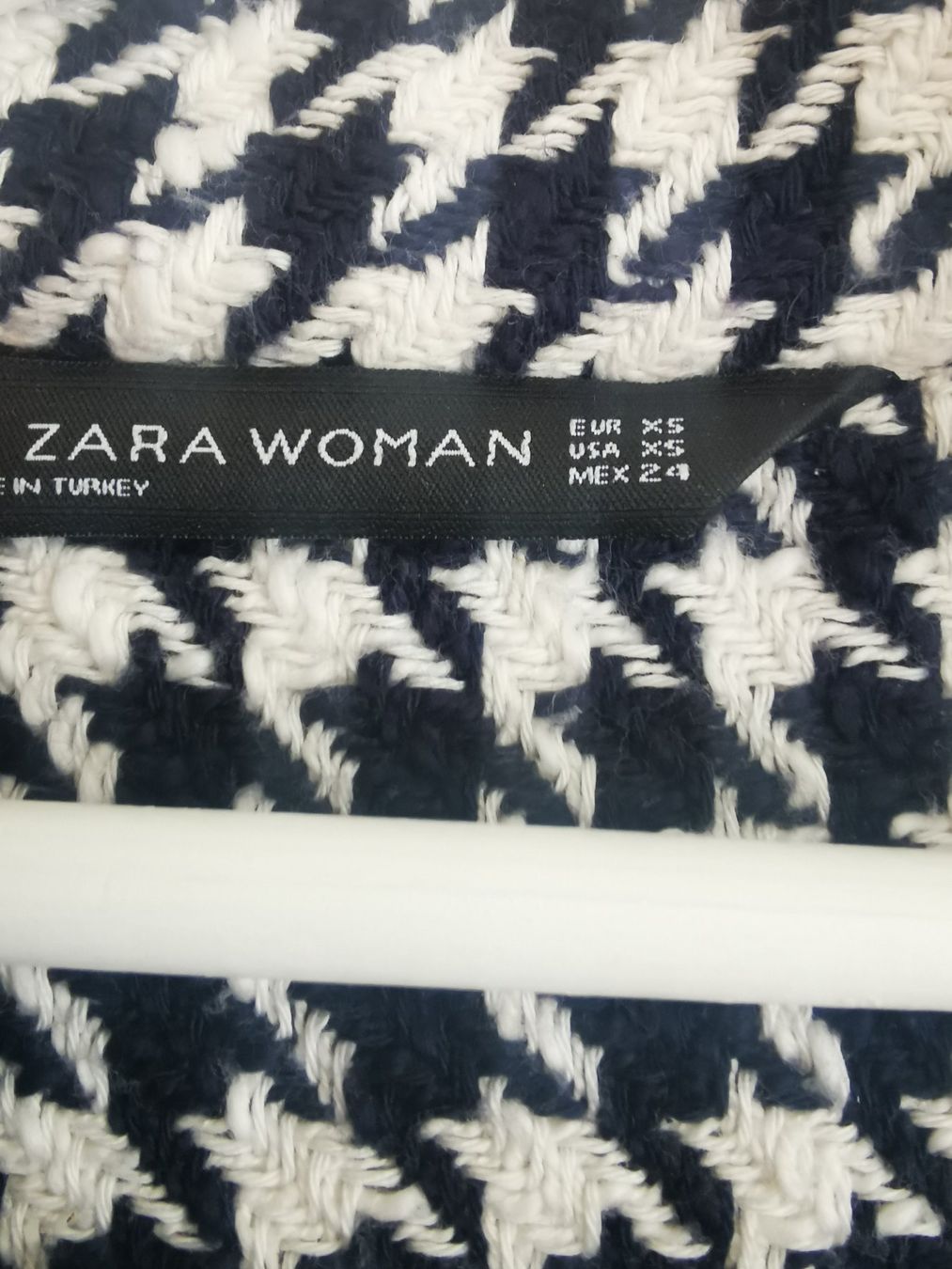 Pulls & Sweat-shirts: Zara Pullover Hahnentrittmuster Grösse S – D'occasion à Niedergösgen par lil_s6k8 4