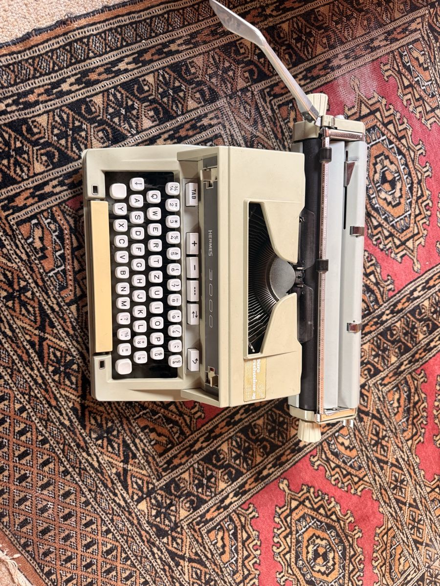 Hermès Machines à écrire: Schreibmaschine HERMES 3000  – D'occasion à Pfaffhausen par Beli94 1