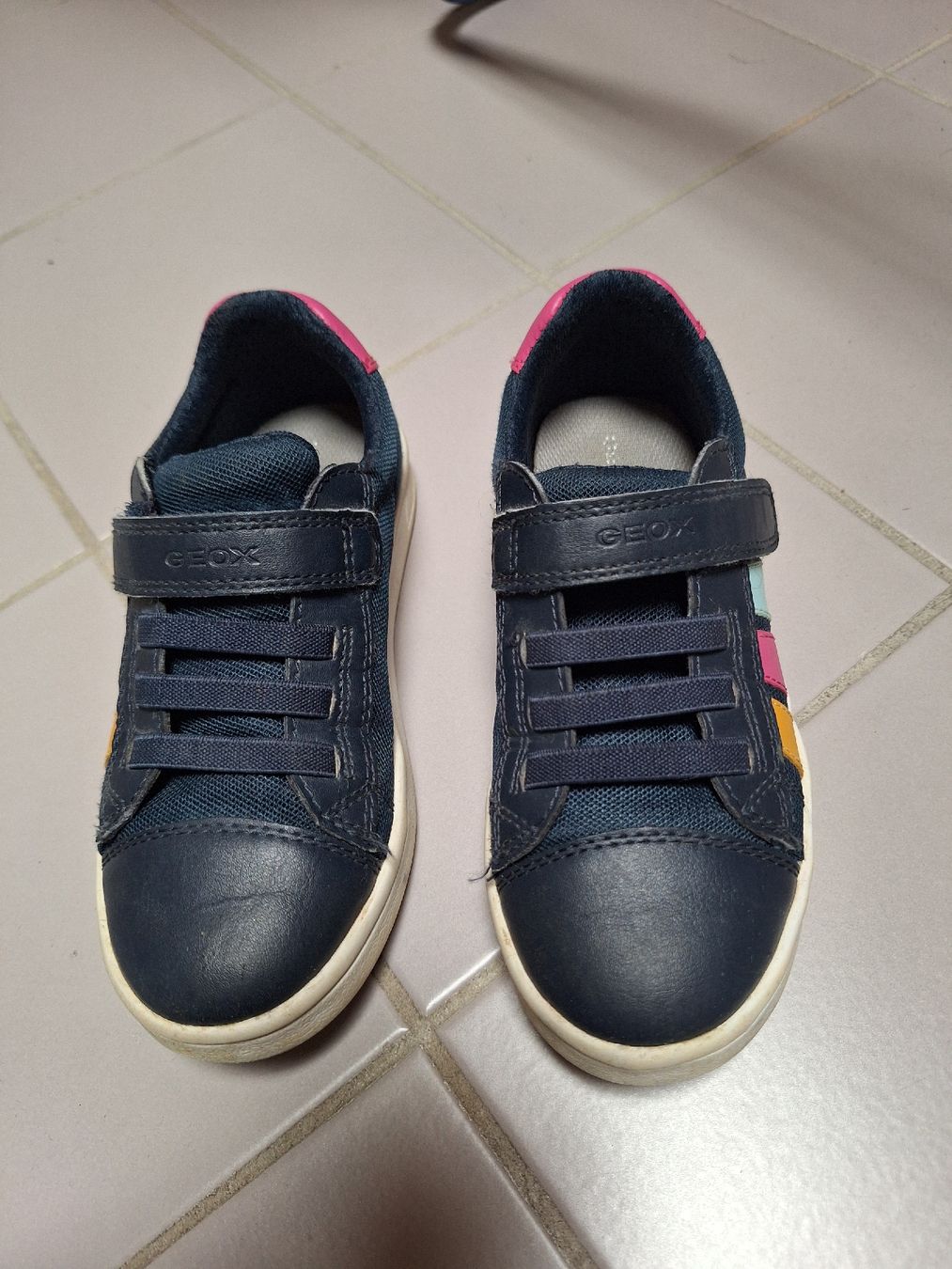 Geox Scarpe per ragazze: Geox Sneaker Grösse 30 – Usato da Sissach venduto da Nothing123 1