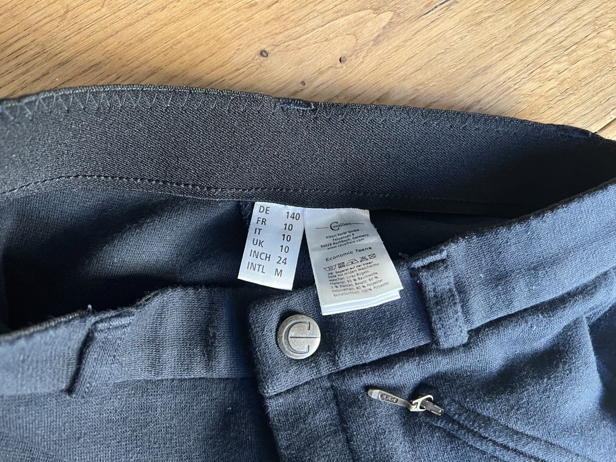 Kleidung: Reithose Gr. 140 – Gebraucht aus Wädenswil von  2