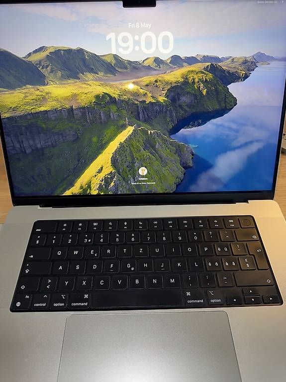 Apple Notebook: MacBook Pro 16 M1 Max  64 GB RAM / 2 TB SSD – Usato da Biel/Bienne venduto da matyfabi 1