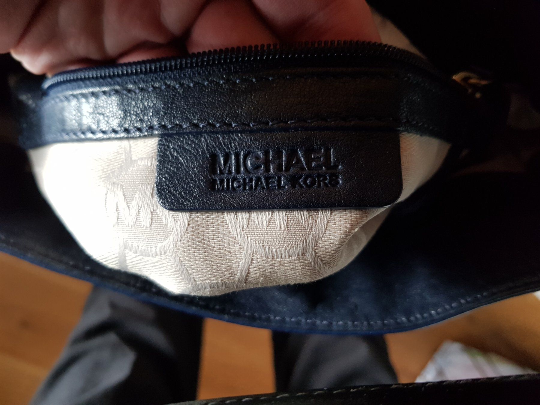Michael Kors Taschen für Damen: Klassiker Damen Michael Kors Handtasche Tasche – Gebraucht aus Walterswil BE von Lonitti 5