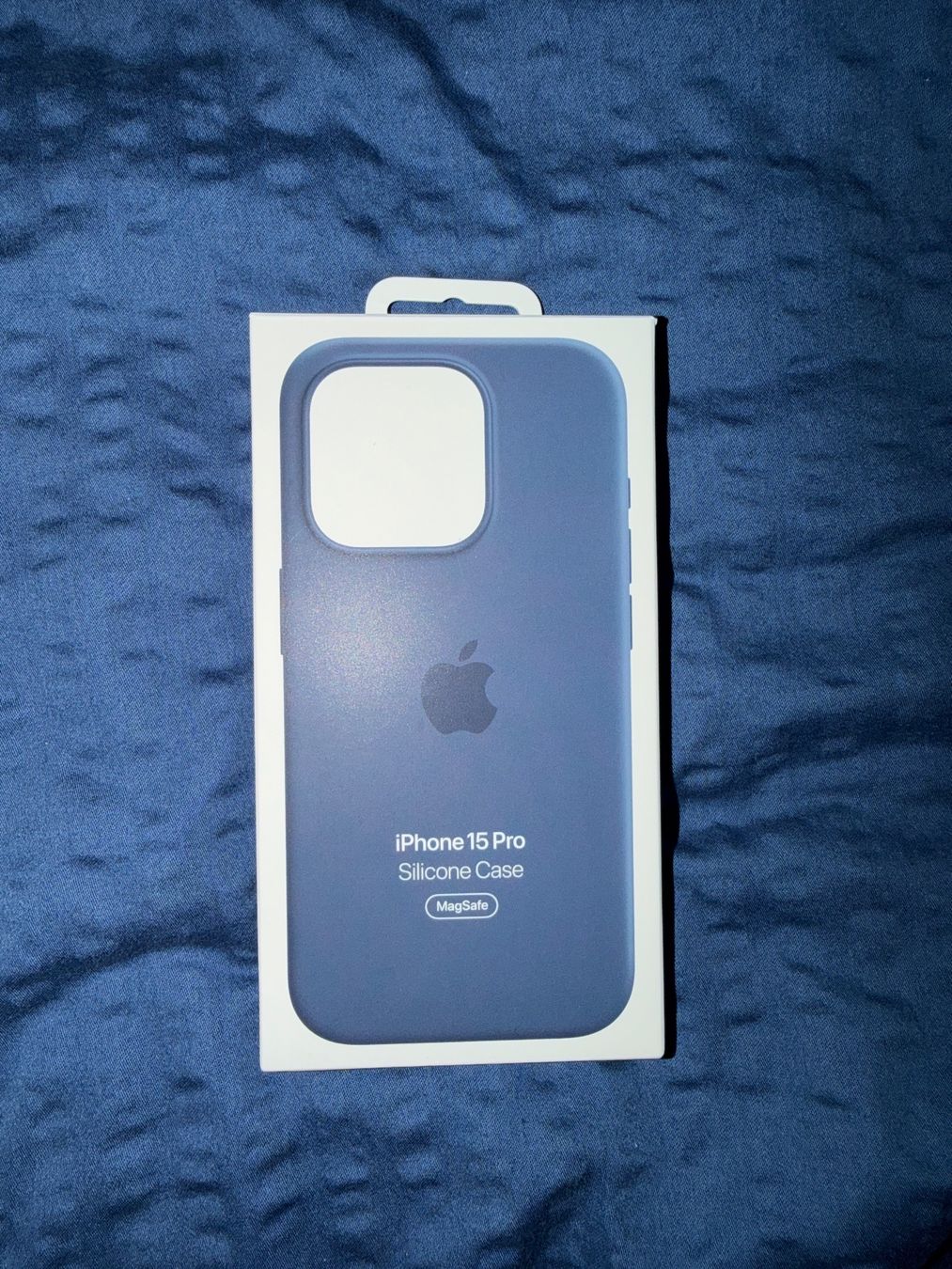 Apple Cover & Protezioni schermo: iPhone 15 Pro Silicone Case – Usato da Witterswil venduto da J2025_28 1