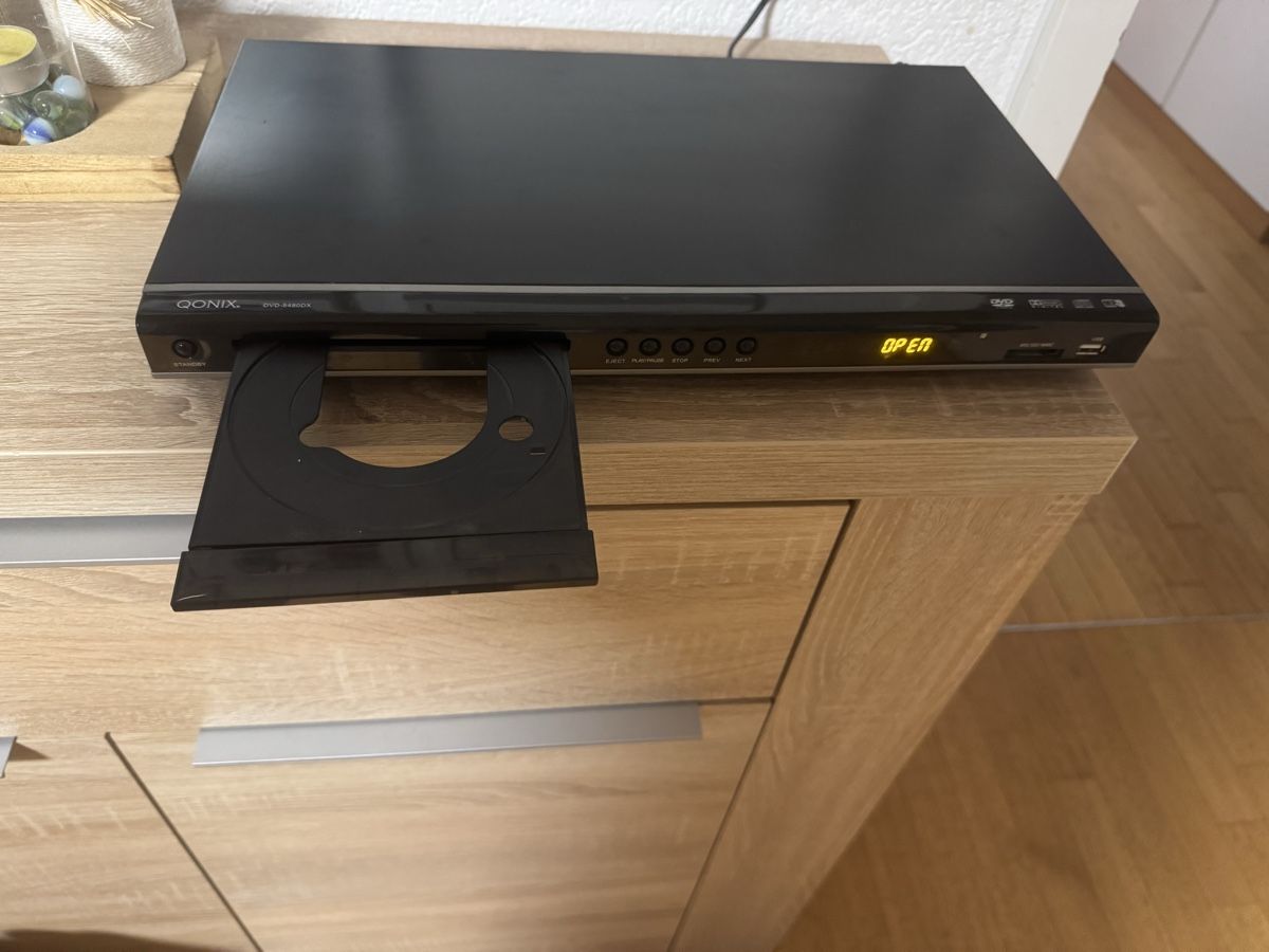 Lettore multimediale & Streamer: Qonix DVD Player - DVD-8480DX – Usato da Küsnacht ZH venduto da IrischkaB 1