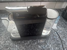 Nespresso Kaffeemaschine schwarz/chrom