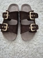H&M Sandalen aus Veloursleder