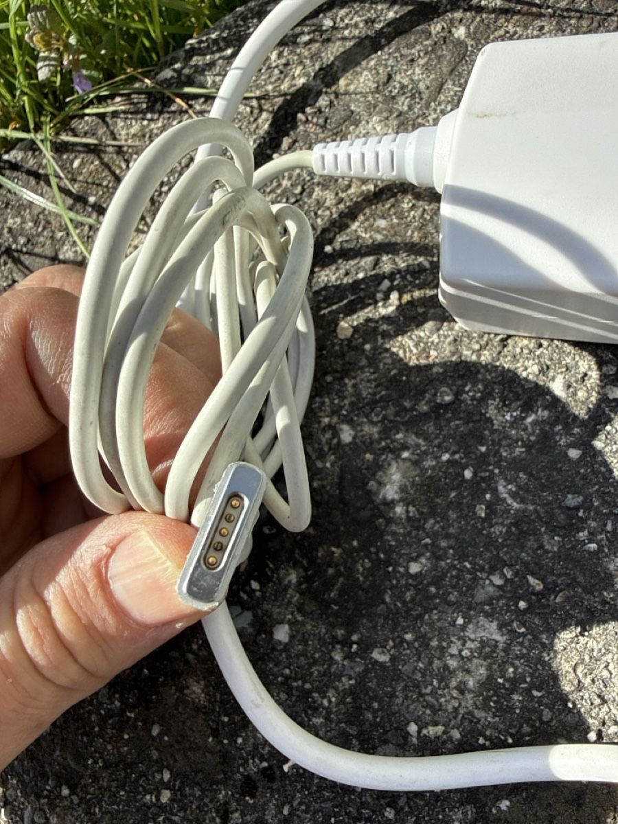 Caricabatterie: Auto Adapter Ladegerät - Car Adapter 12V/24V USB – Usato da Untervaz venduto da Christian092 1