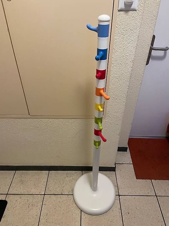 Ikea Guardaroba: Ikea krokig Kleiderständer bunt – Usato da Dübendorf venduto da rocki07 3