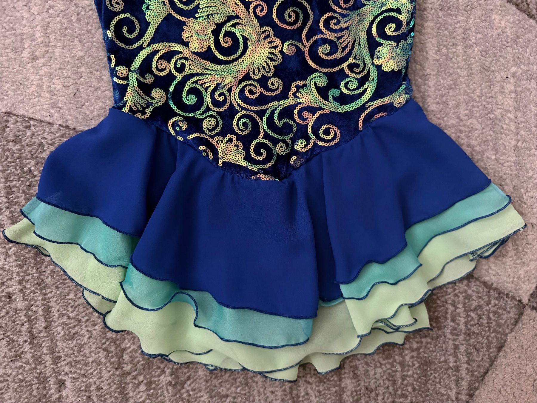 Vestiti & Gonne: Kürkleid Eiskunstlauf Jerry´s Gr.10-12 – Usato da Zürich venduto da makmakmak 3