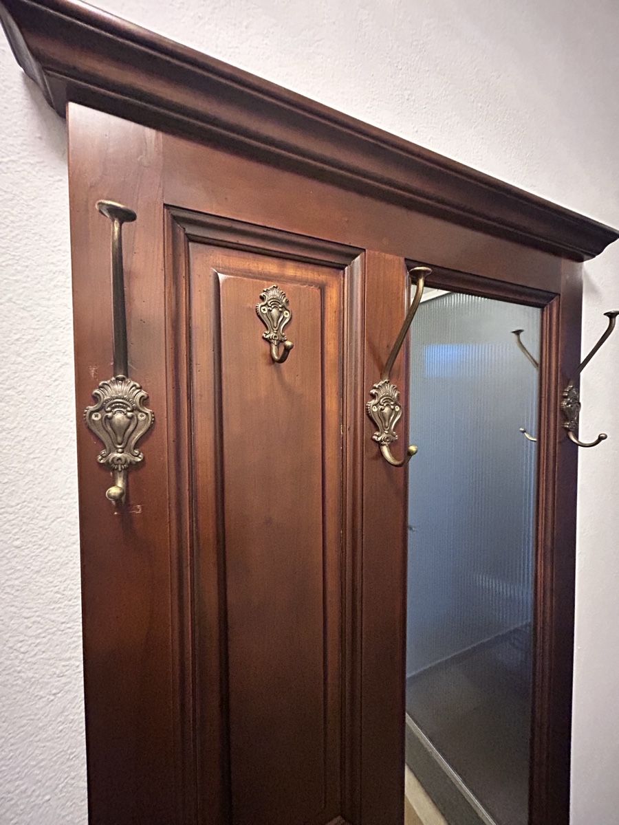 Guardaroba: Elegante antike Garderobe mit Spiegel – Usato da Oftringen venduto da Michaels011 1
