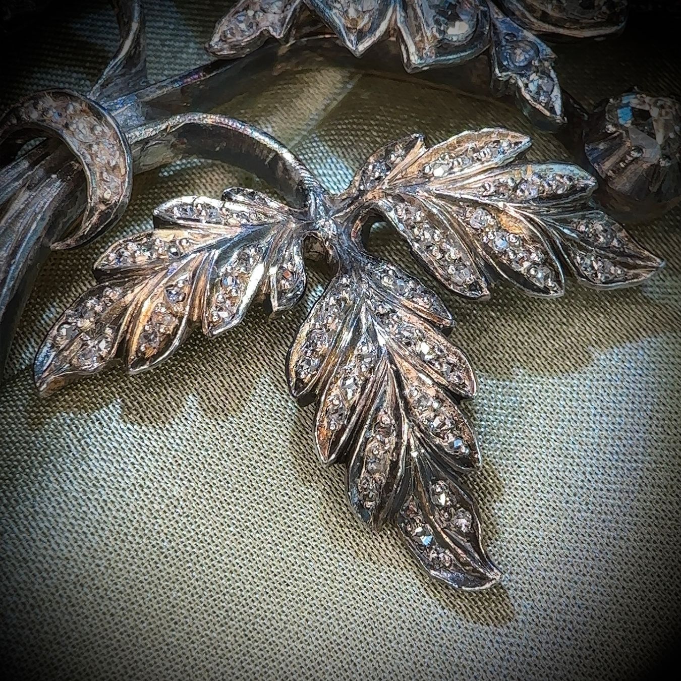 Spille & Fermagli: Antique Diamond set Floral-spray Brooch – Usato da Embrach venduto da estzeh1 6