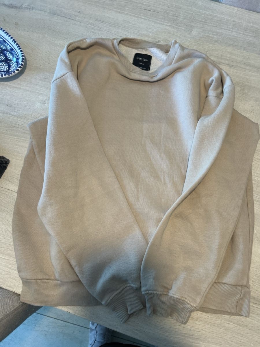 Bershka Kleiderpakete: Kleiderpaket grösse M Männer – Gebraucht aus bülach von Marinas1 2
