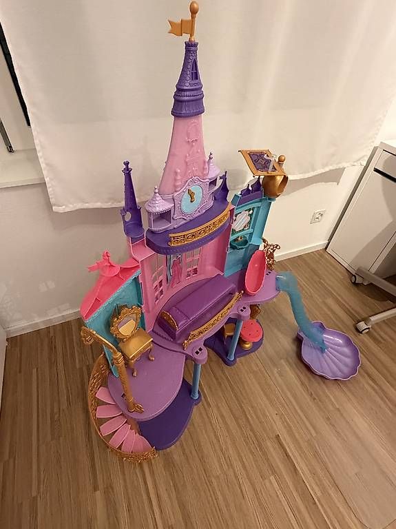 Disney Giocattoli: Disney Prinzessinen Schloss – Usato da Wettingen venduto da Bushid0 2