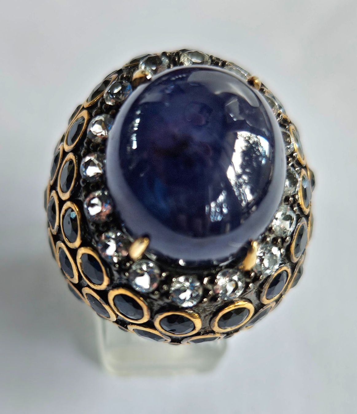 Anelli: Edler Ring mit grossem blauem Sternsafir – Nuovo (secondo la descrizione) da Zürich venduto da Bieter04 8