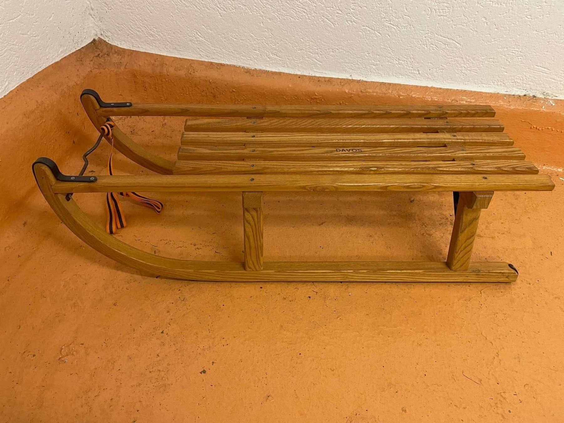 Slitta: Klassischer Davoser Schlitten aus Holz – Usato da Zürich venduto da Bruuushh