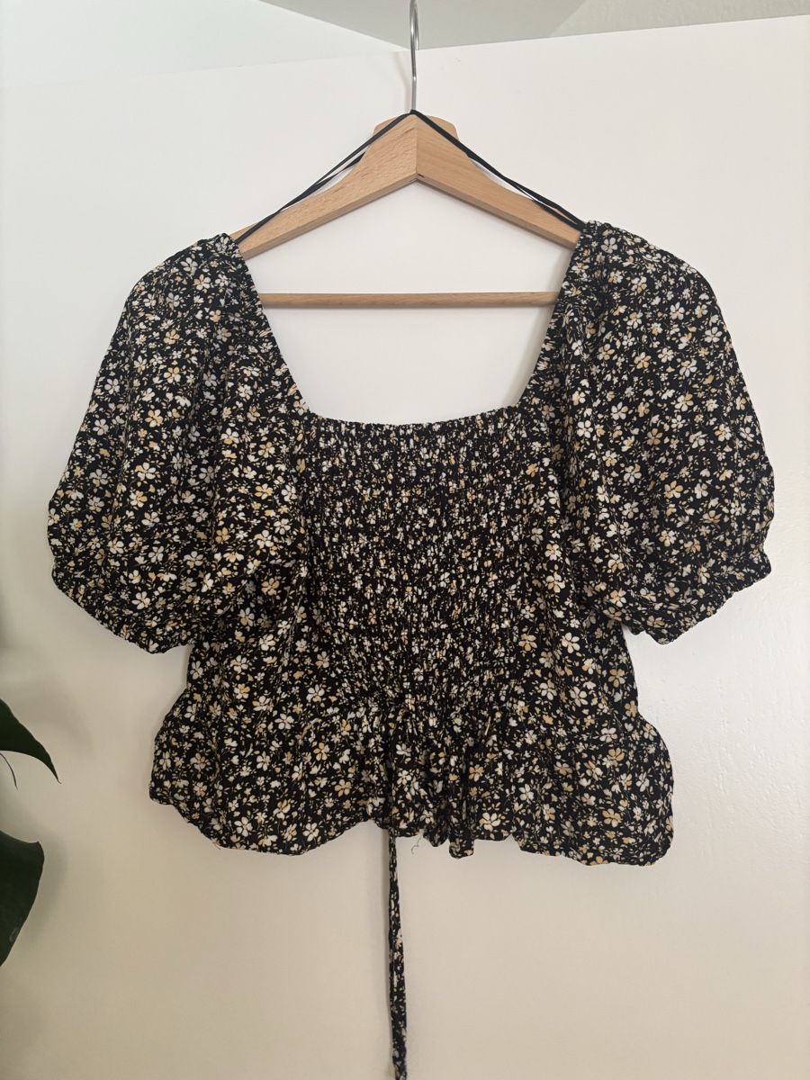 Hollister Top: Hollister Blümchen Top Gr M  – Nuovo (secondo la descrizione) da Biel-Benken BL venduto da frauvomfluss 3