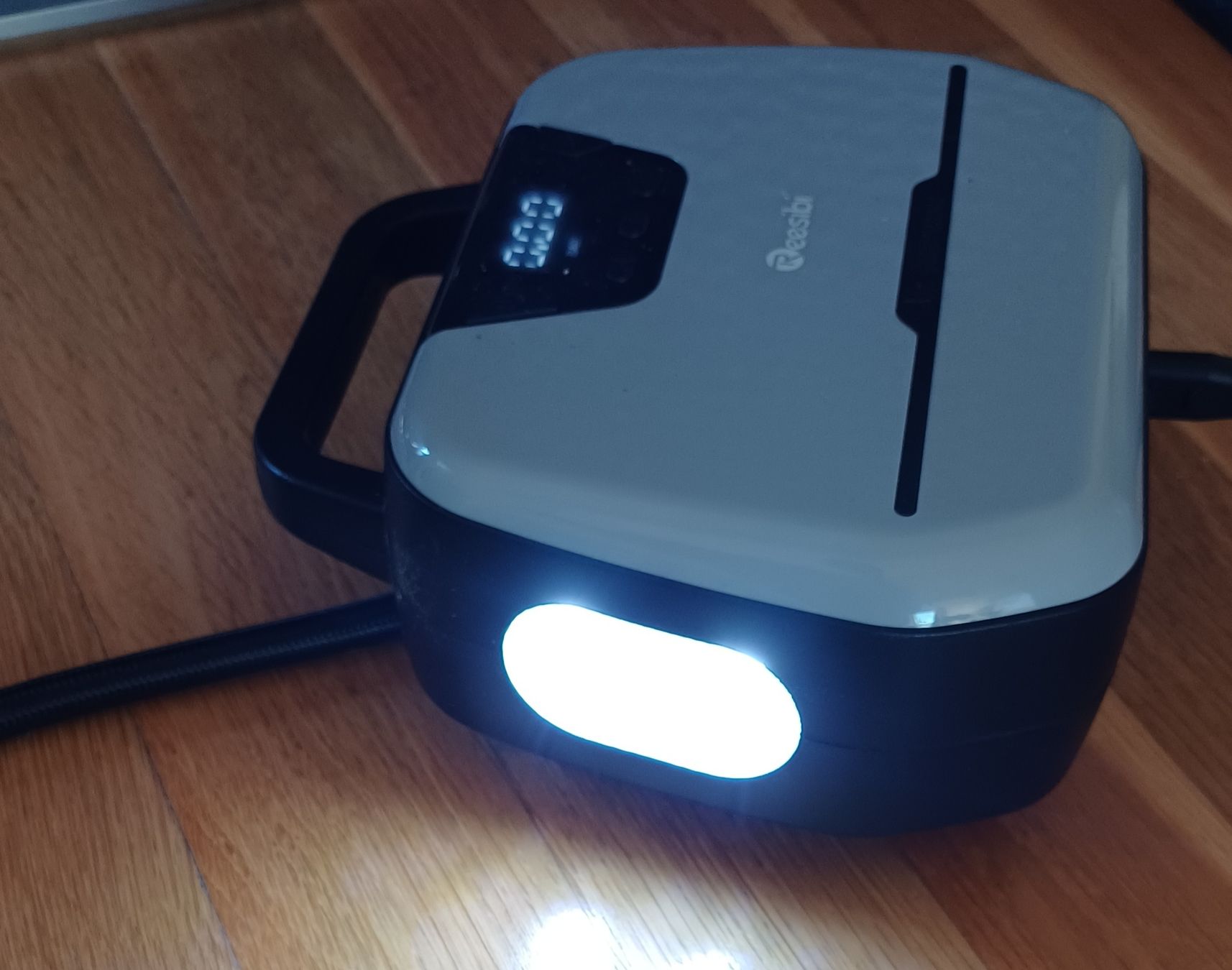 Compresseurs: Mini Luft Kompressor max, neuwertig 10 bar – D'occasion à Pfeffikon LU par SY-YoLo 4