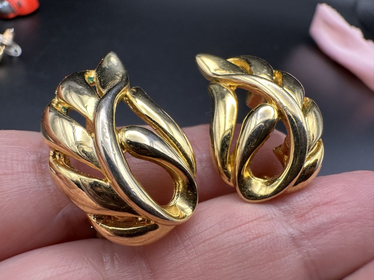 Ohrringe & -stecker: Vintage Goldfarbene Clip-Ohrringe – Gebraucht aus Lamone von LaCantinaMagica 4