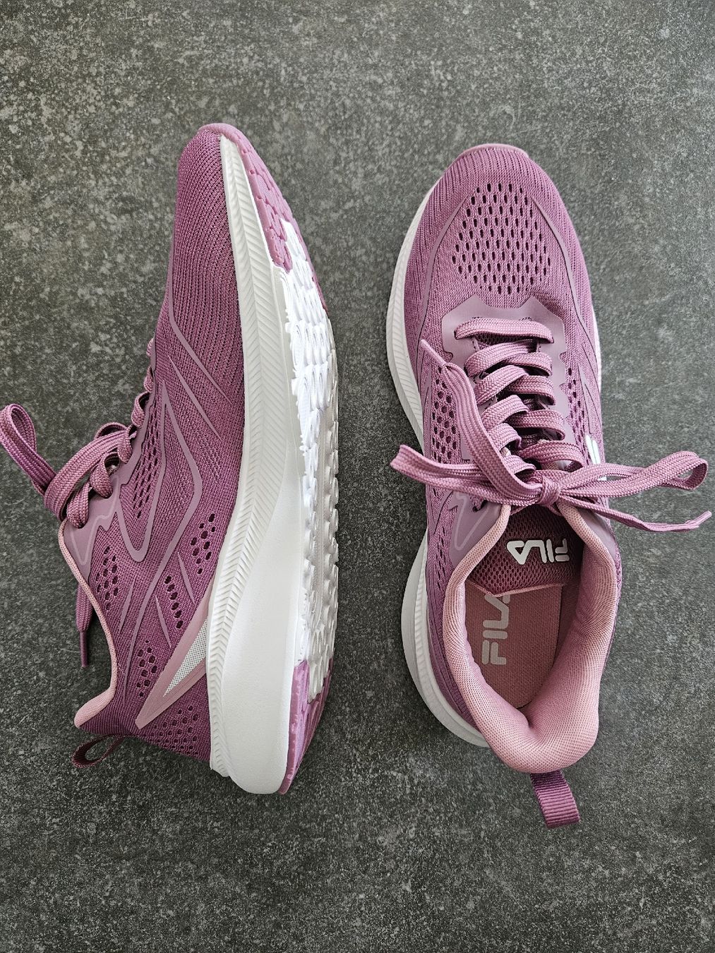 Fila Chaussures femmes: Baskets Fila Upflow – D'occasion à Bussigny par niwa_mikan