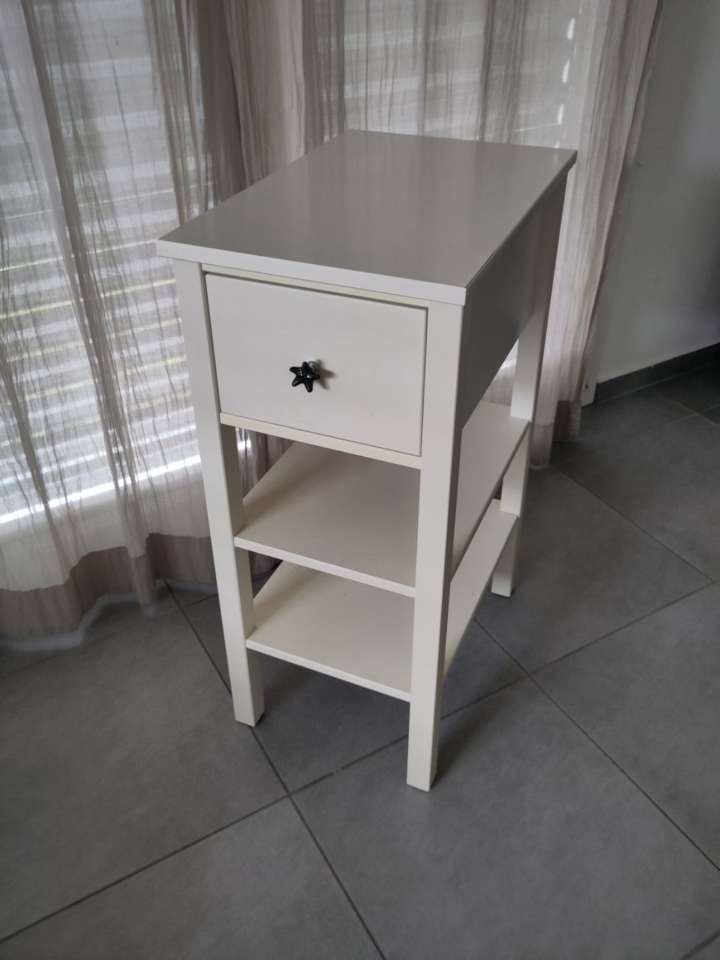 Ikea Nachttische: IKEA Nachttisch Weiss mit einer Schublade – Gebraucht aus Münchenstein von Leo_Hofer