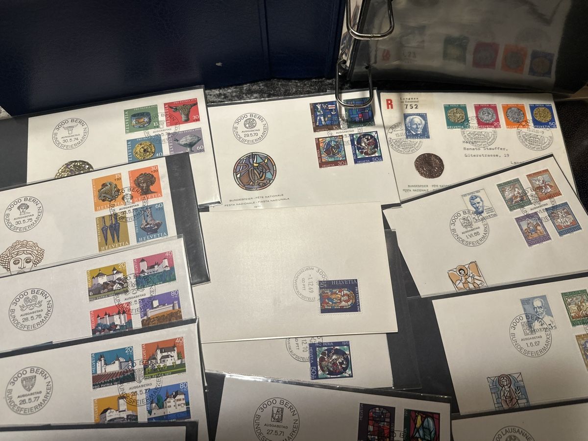 Tous les timbres: Briefmarken Sammlung Schweiz, viele Ersttagsbriefe – D'occasion à Zürich par Chaeffeler 1