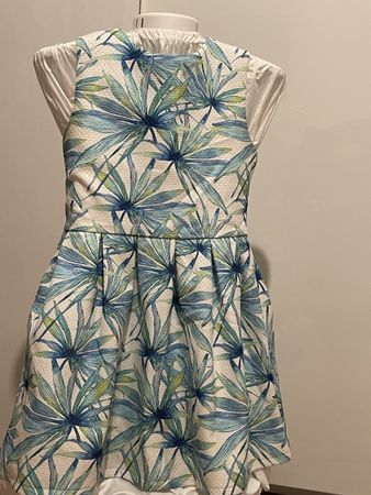 Süsses Sommerkleid mit Blumenmuster Grösse 158