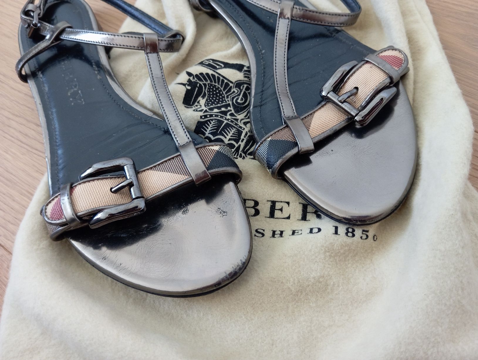 Burberry Scarpe da donna: Burberry Sandalen, Grösse 37 – Usato da Romanshorn venduto da mololo 2