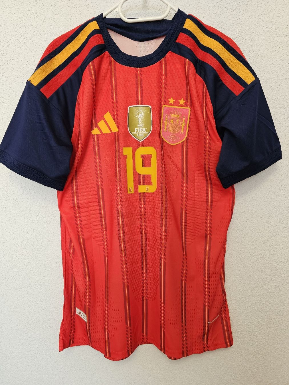 Leibchen & Hosen: Spanien Spielertrikot WM 2026 – Neu (gemäss Beschreibung) aus Rickenbach LU von LichterWelt