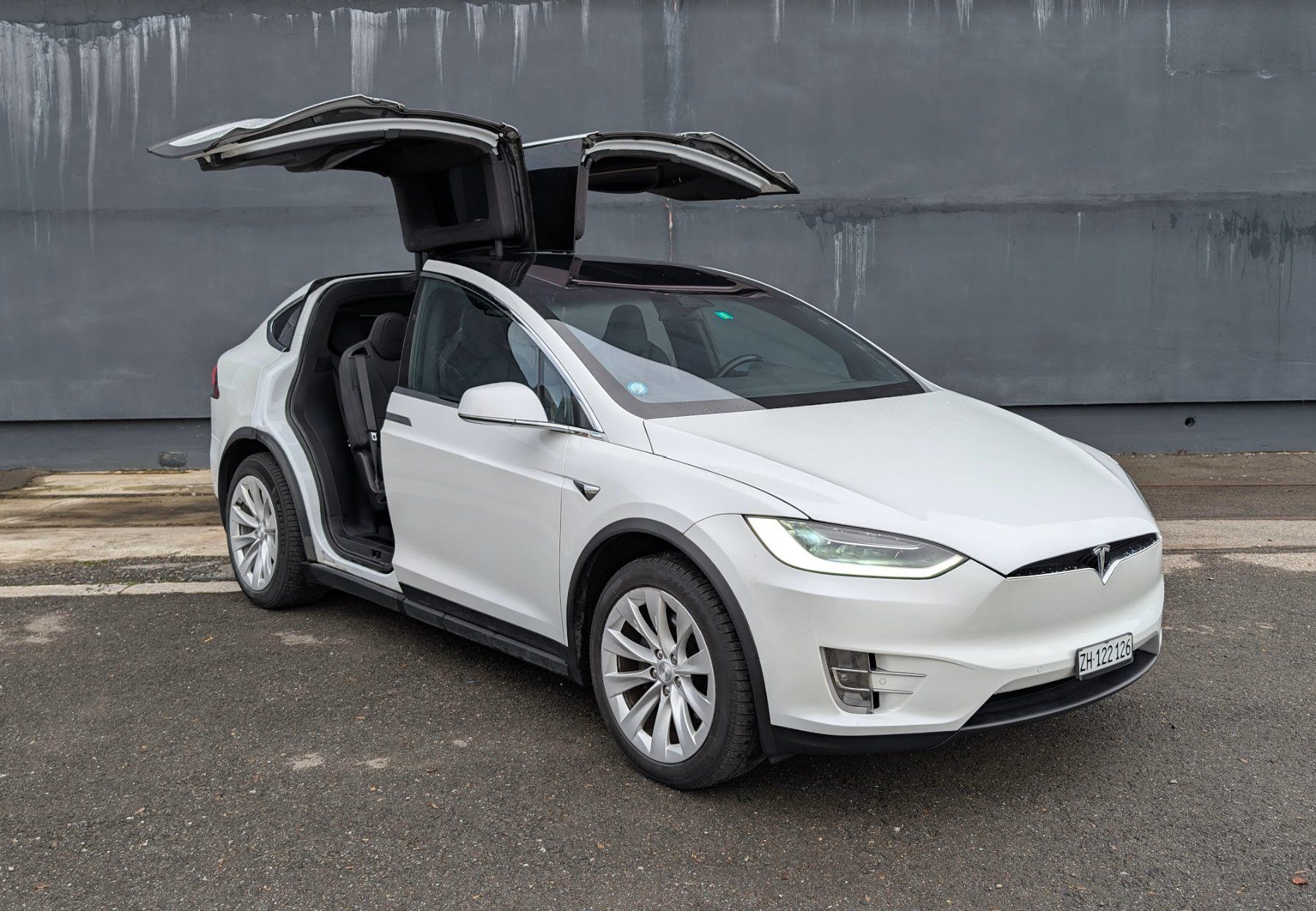 Tesla Automobili: Tesla Model X Long Range Miete: 1 Monat – Usato da Uerzlikon venduto da EV-Adventure