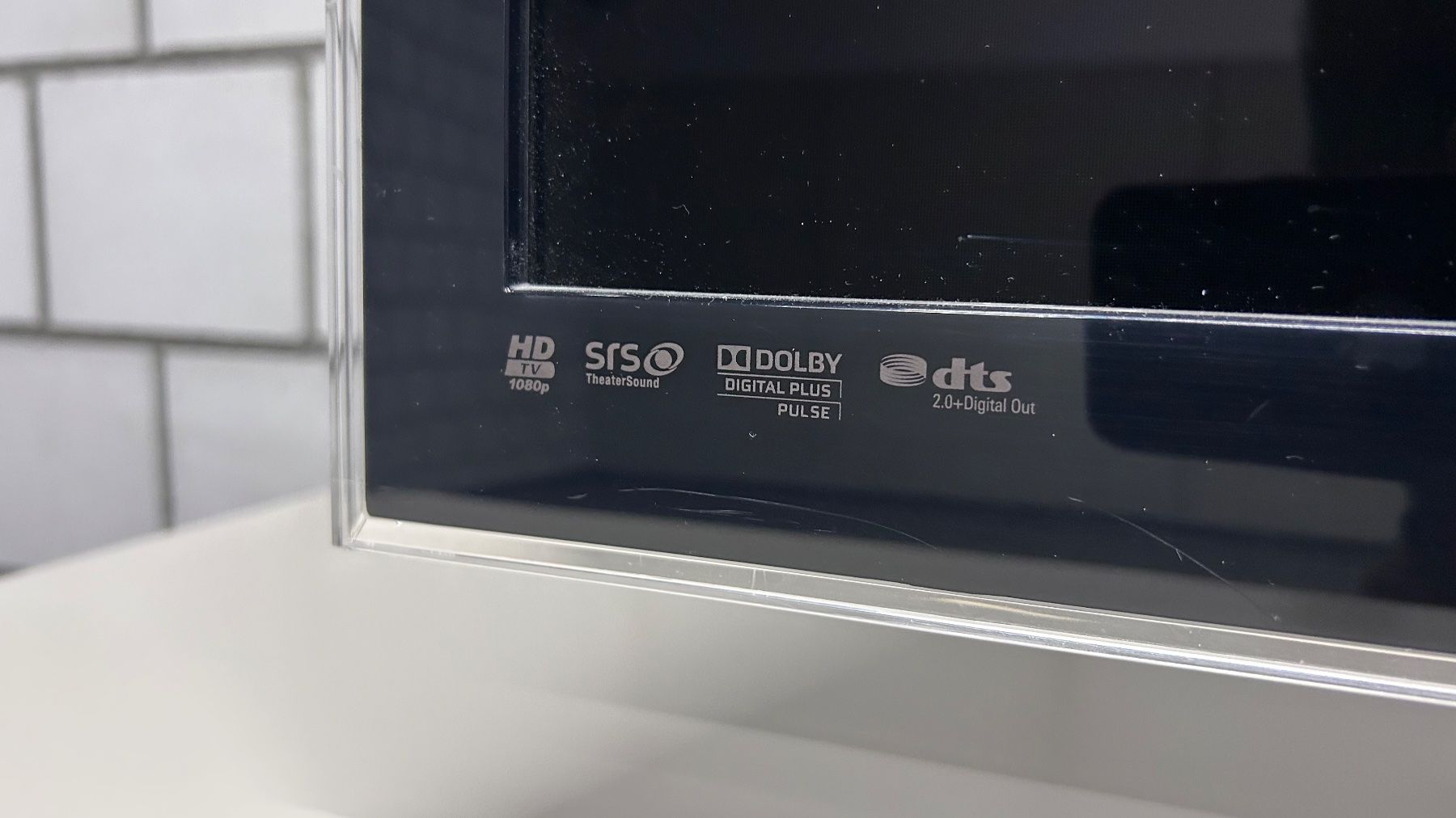 Samsung Monitor: Samsung Flachbildschirm-TV 40Zoll – Usato da Ostermundigen venduto da downunder08 1