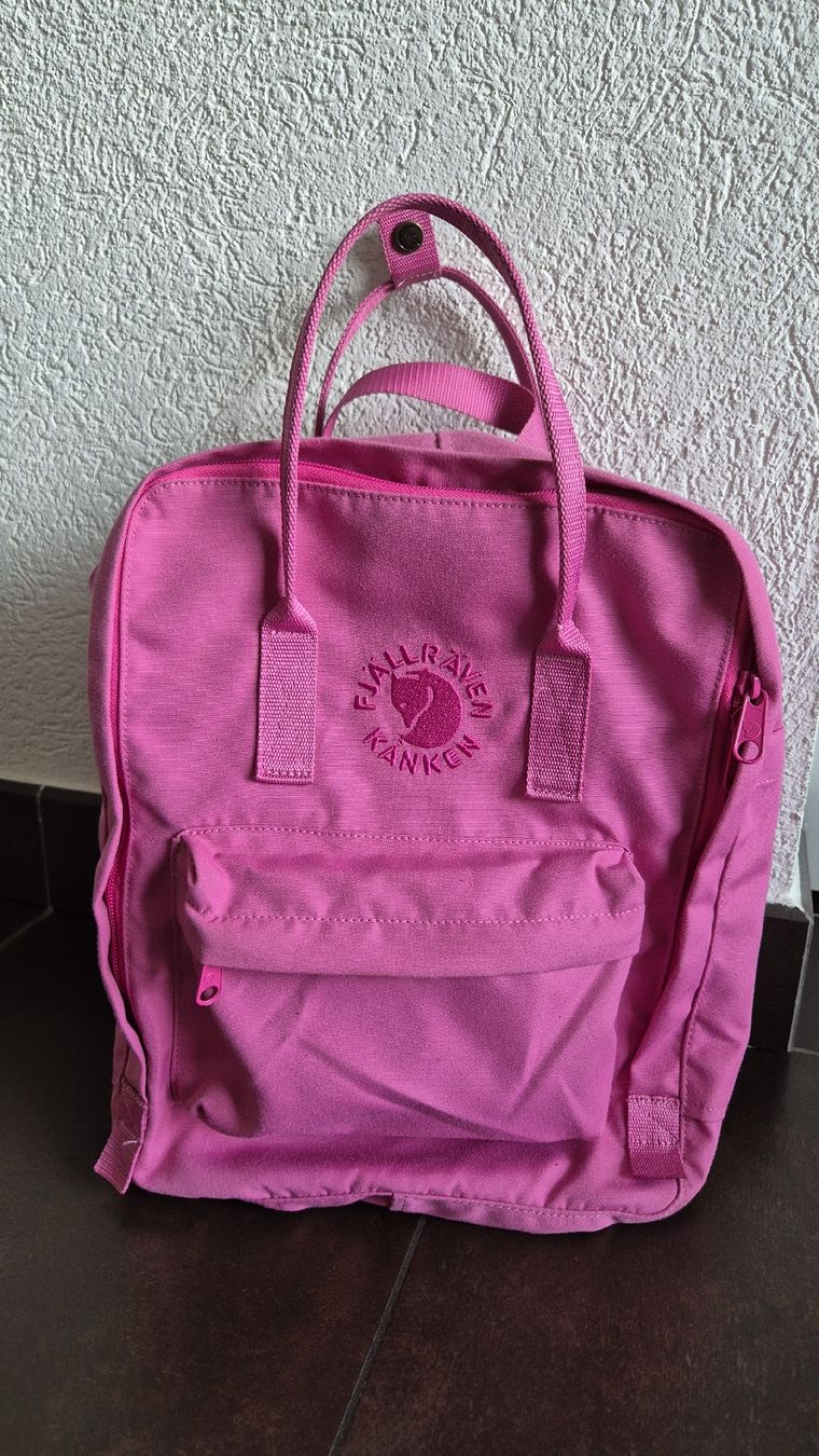 Fjällräven Rucksäcke: Fjällräven Kanken Rucksack, klassische Grösse – Gebraucht aus Oberentfelden von Principessa75