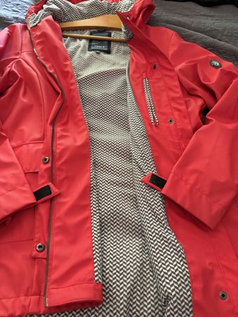 Regenjacke Damen First B Grösse 48 rot guter Zustand