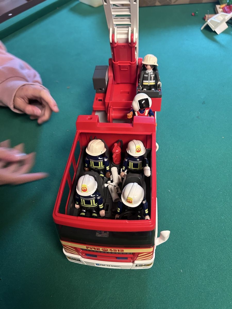 Playmobil Jouets: Playmobil Feuerwehrauto  – D'occasion à Schattdorf par Beni8080 2