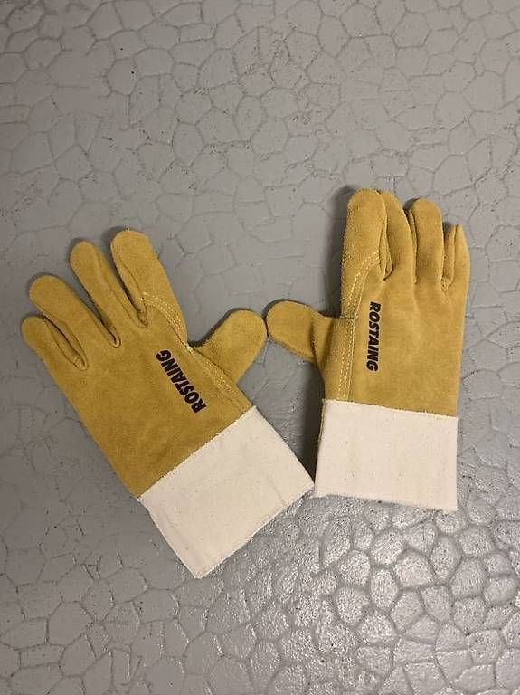 Guanti & manicotti: Gants protection en cuir – Usato da Grand-Lancy venduto da bbe_5zvw 1