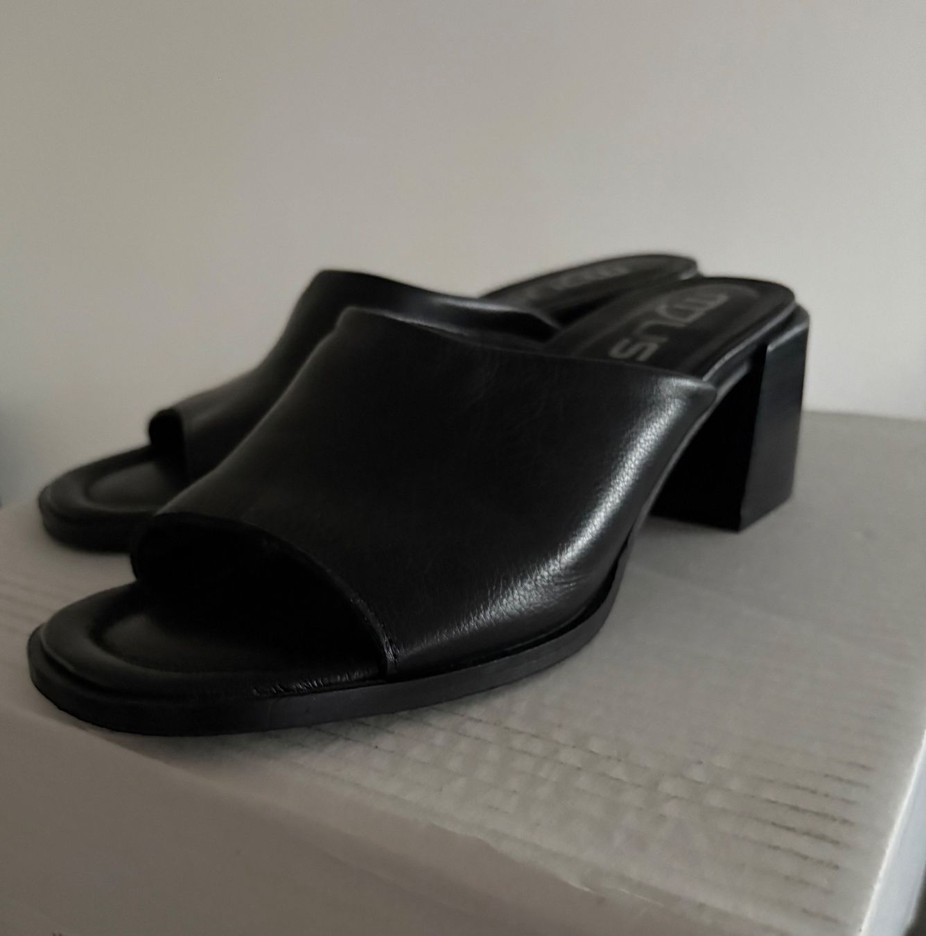 Mjus Damenschuhe: MJUS Leder Pantoletten gr39 Neuwertig – Neu (gemäss Beschreibung) aus Niederbipp von fashionfuchs