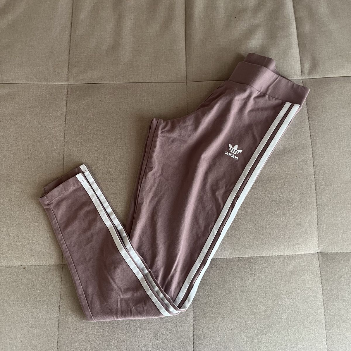 Adidas Leggings: Leggings Adidas Gr. XS/S – Nuovo (secondo la descrizione) da Cunter venduto da tiramisuuu_