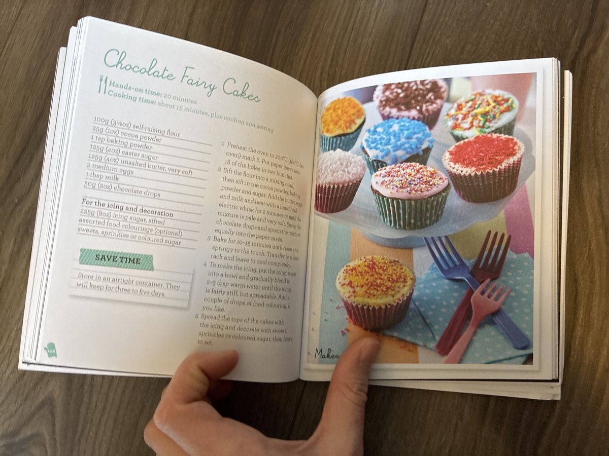 Libri: Bake Me A Cake - Cookbook - Good Housekeeping – Usato da Gondiswil venduto da lor_2rkz 4
