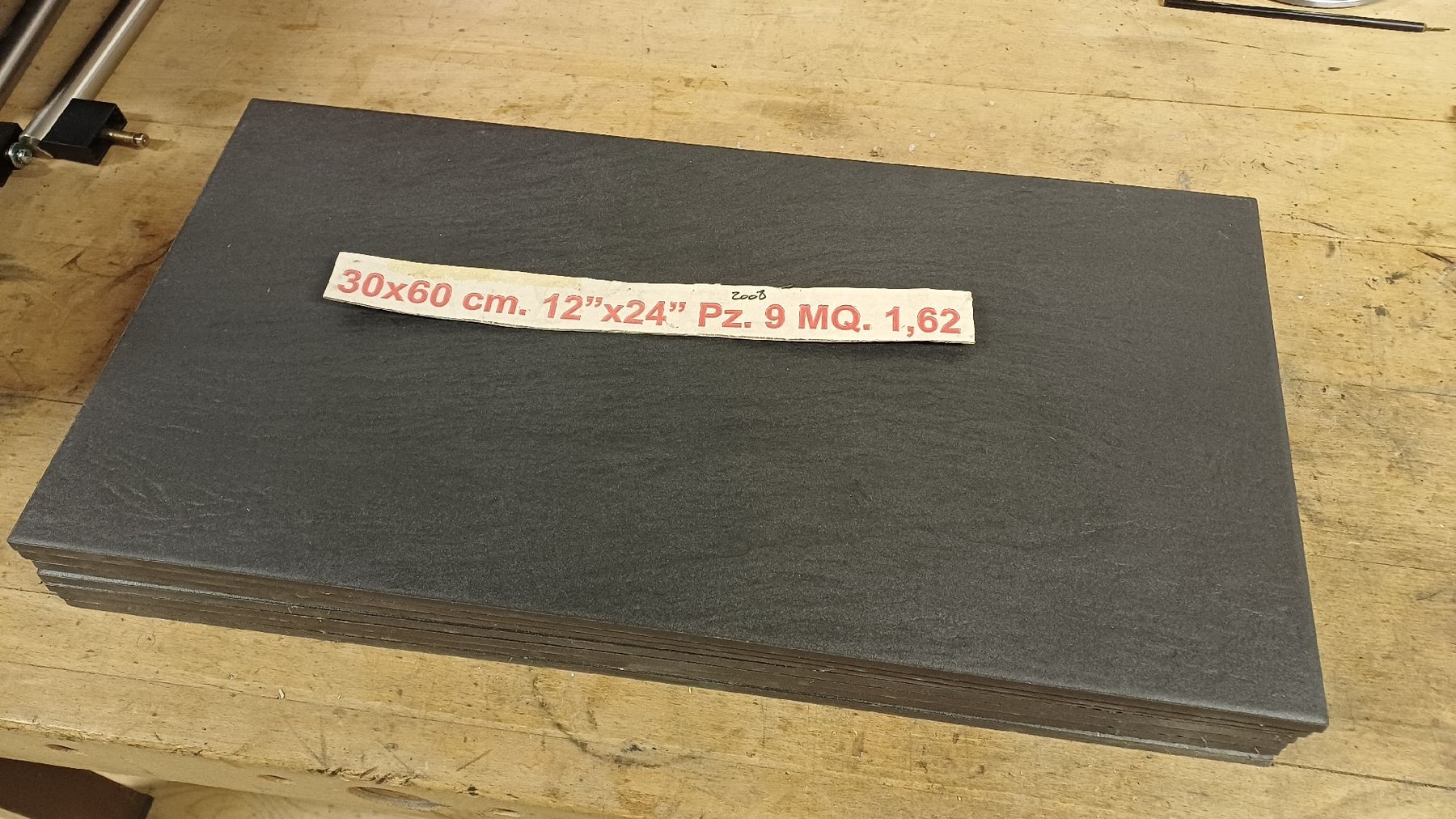 Rivestimenti per pavimenti: Plättli/Fliesen schwarz anthrazit – Nuovo (secondo la descrizione) da Tamins venduto da juliahauserbalog