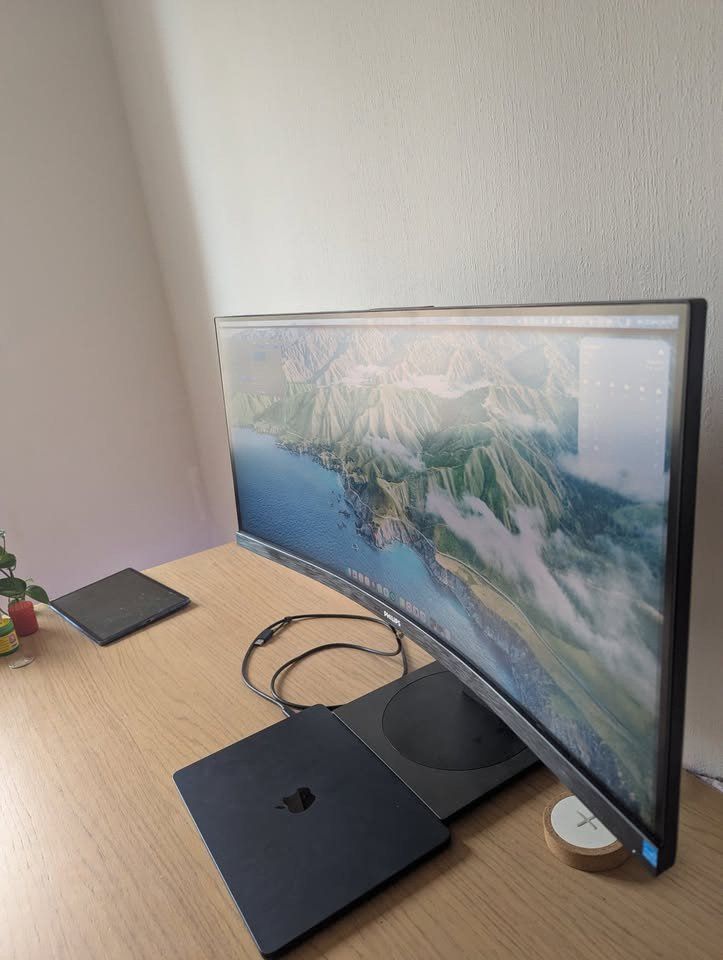 Philips Monitor: Écran PC incurvé 34" ultra-large Philips – Usato da Lausanne venduto da Gui_b6gq 1