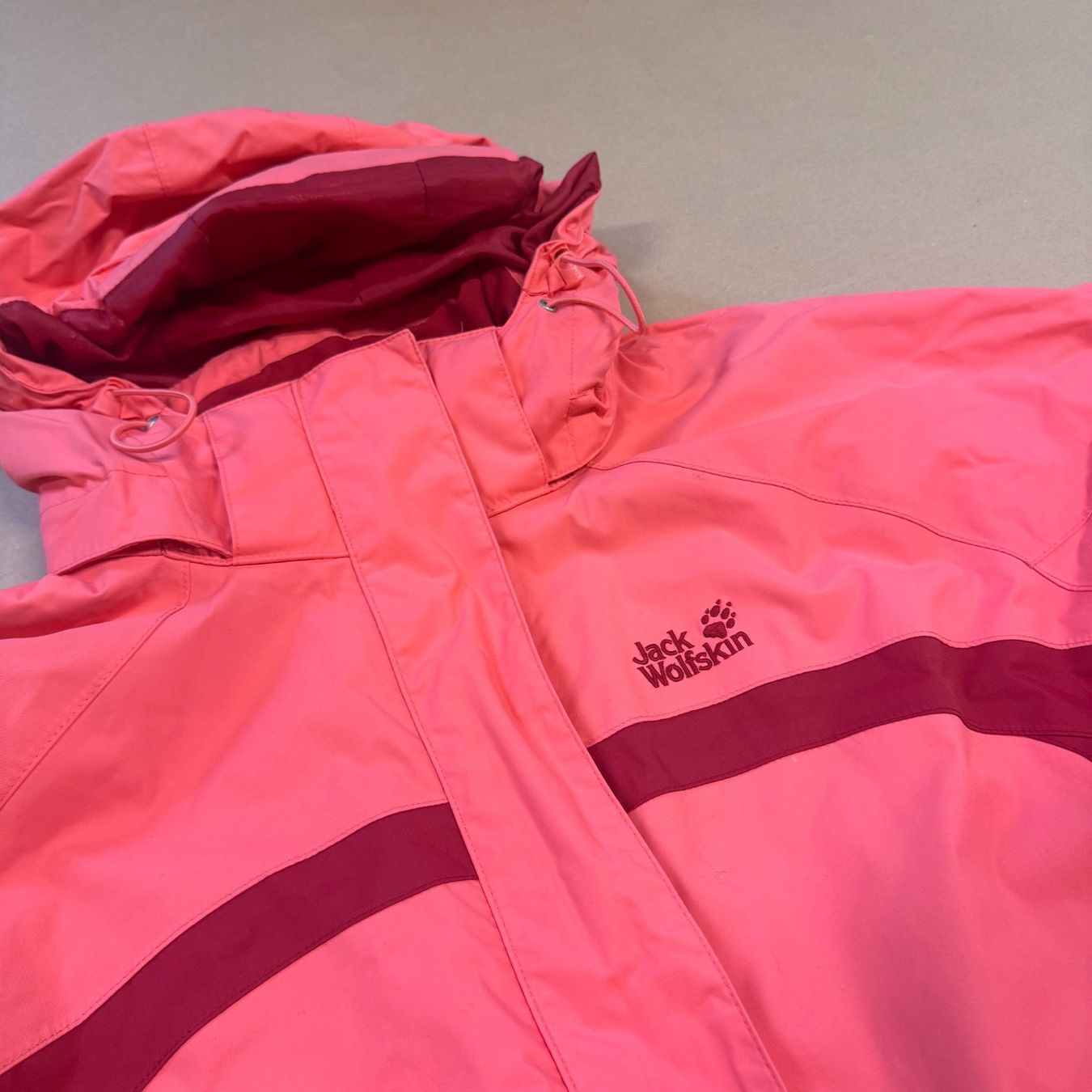 Jack Wolfskin Jacken: Jack Wolfskin pink rain-protective jacket regenjacke wind – Gebraucht aus St. Gallen von sourced_limited 1
