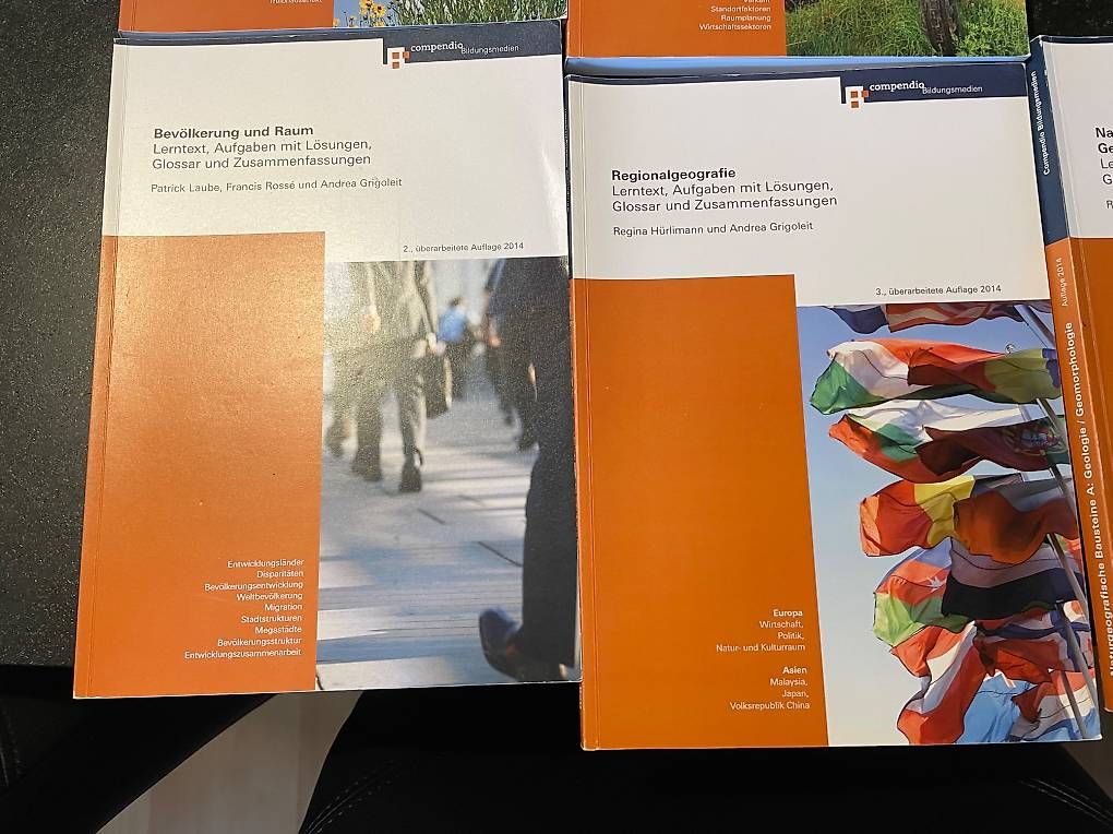 Libri: Geografie Bücher Passerelle – Usato da Olten venduto da Tinuu001 2