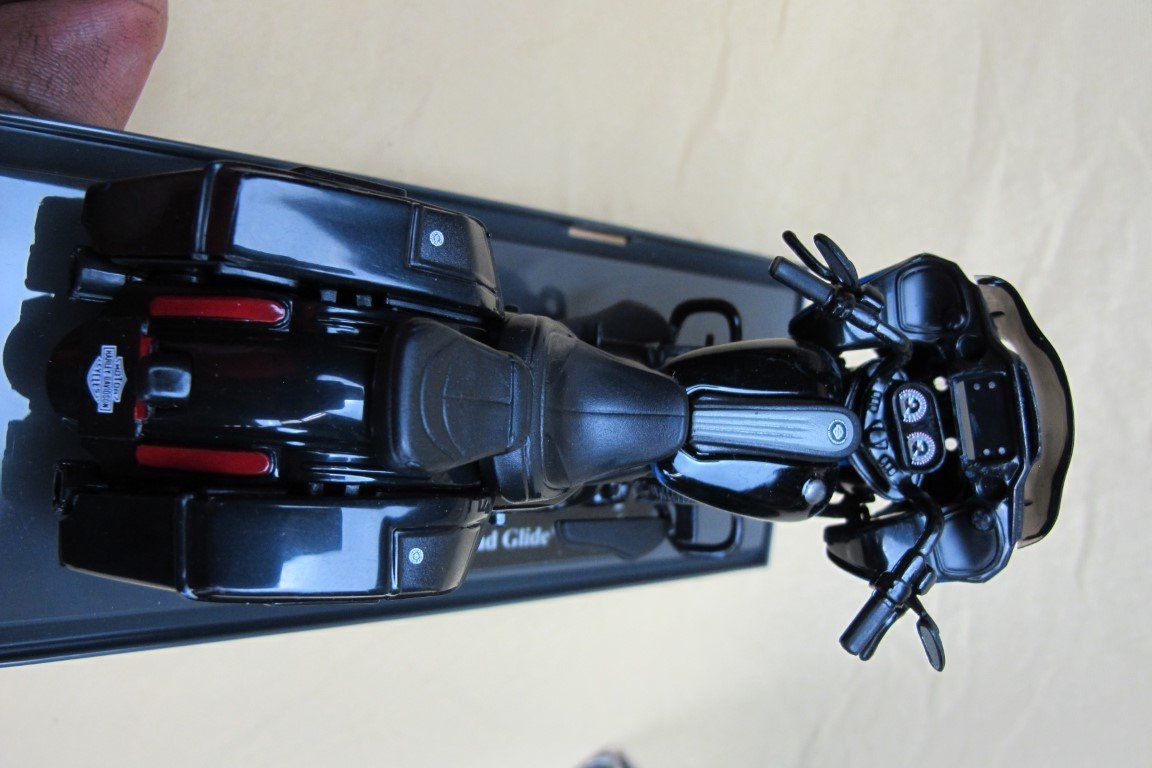 Maisto Modellini d'auto: Harley-Davidson CVO Road 1:18 Modell – Usato da Escholzmatt venduto da Rebikeling6182Ematt 4