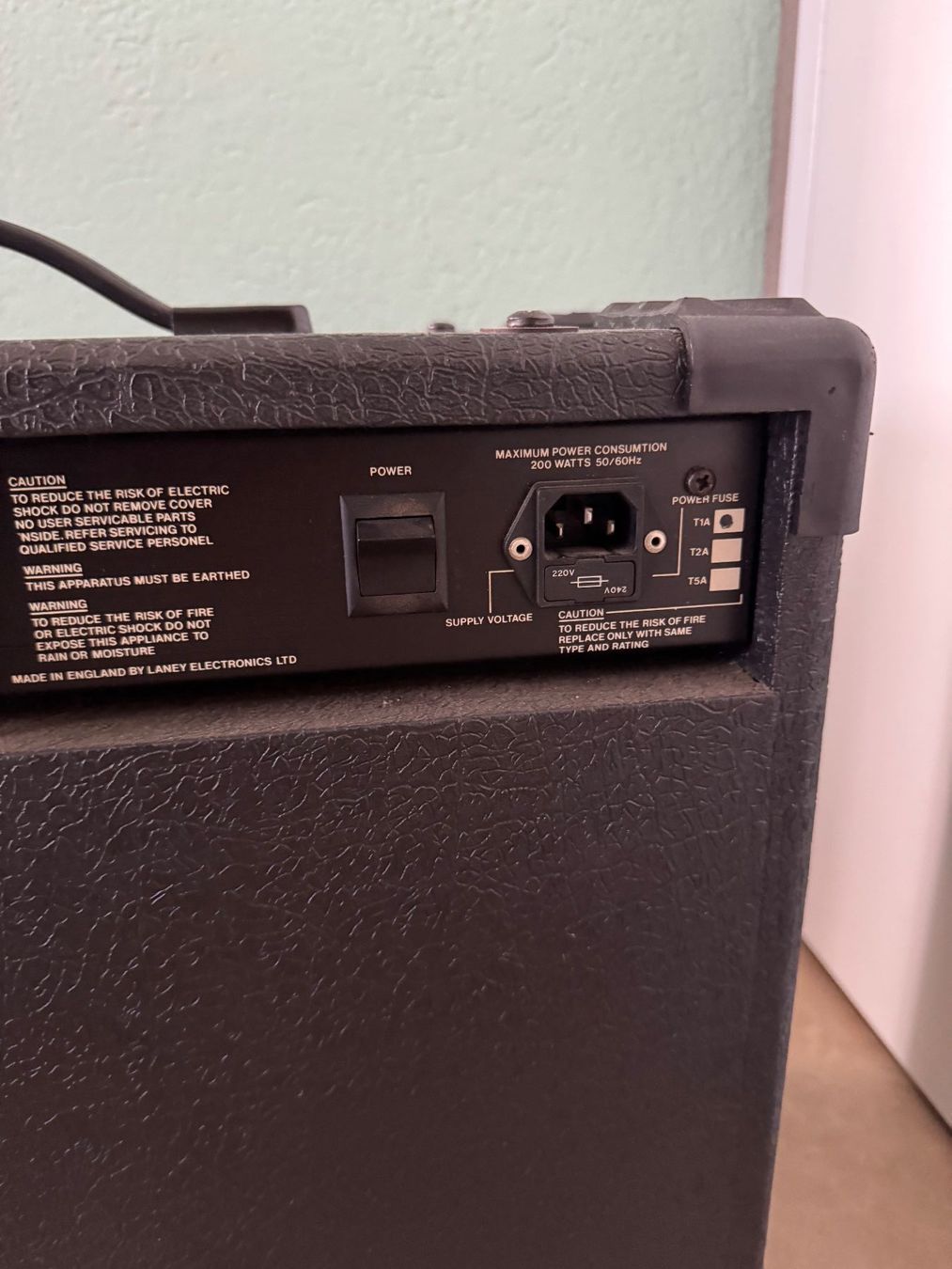 Laney Amplificatori: Gitarrenverstärker Laney 60W – Usato da Höri venduto da Swisschocolate 4